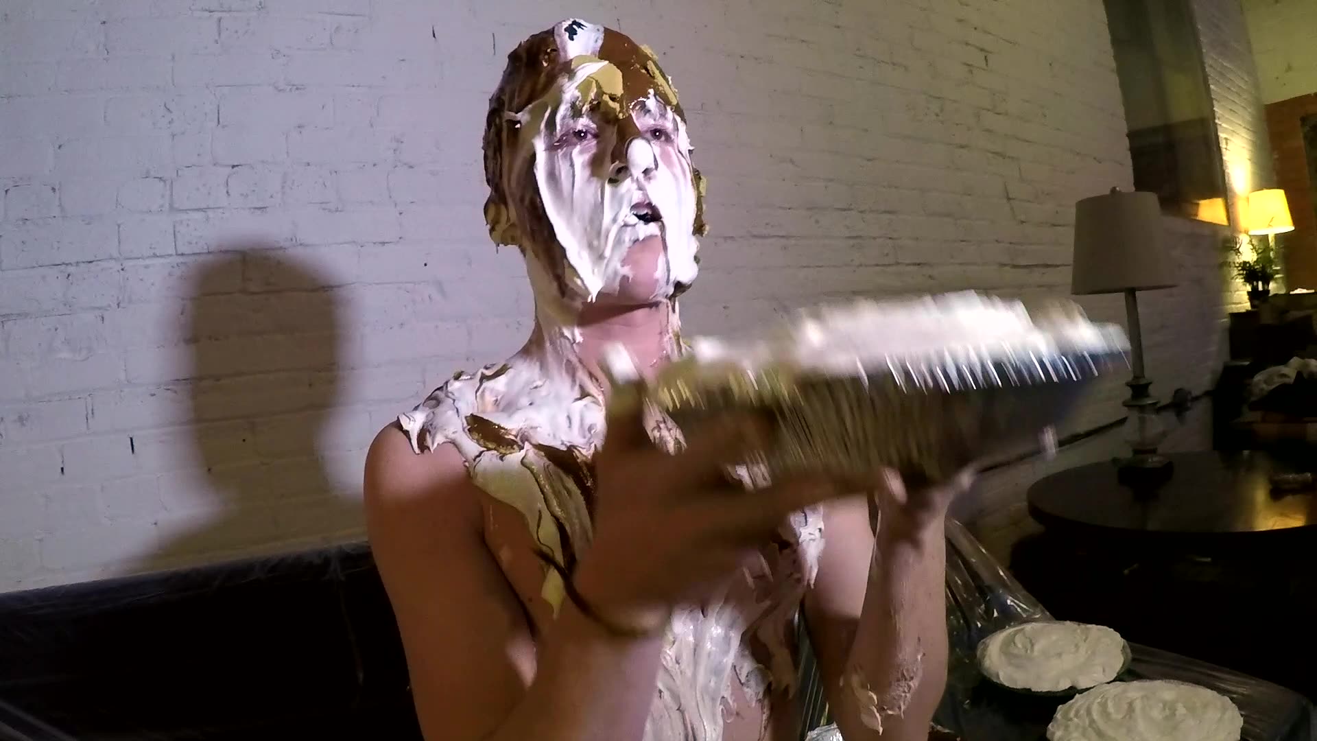 alex-vs-six-pies_main.jpg
